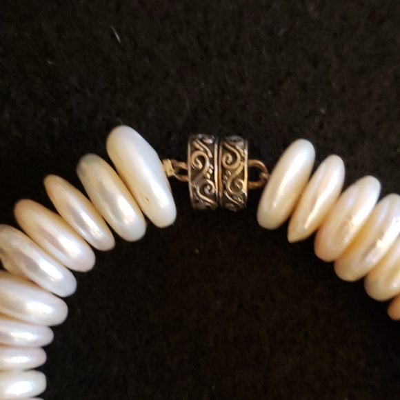 Coin pearl bracelet with magnetic sterling clasp - Picture 3 of 3